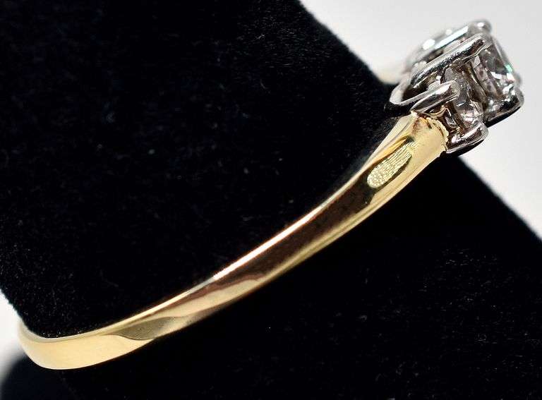 Sparkling 14K Yellow Gold Diamond Ring