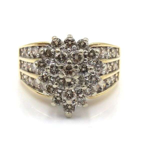 10kt Yellow gold 0.55ctw diamond cluster ring