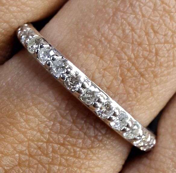 14K WHITE GOLD NATURAL DIAMOND WEDDING BAND