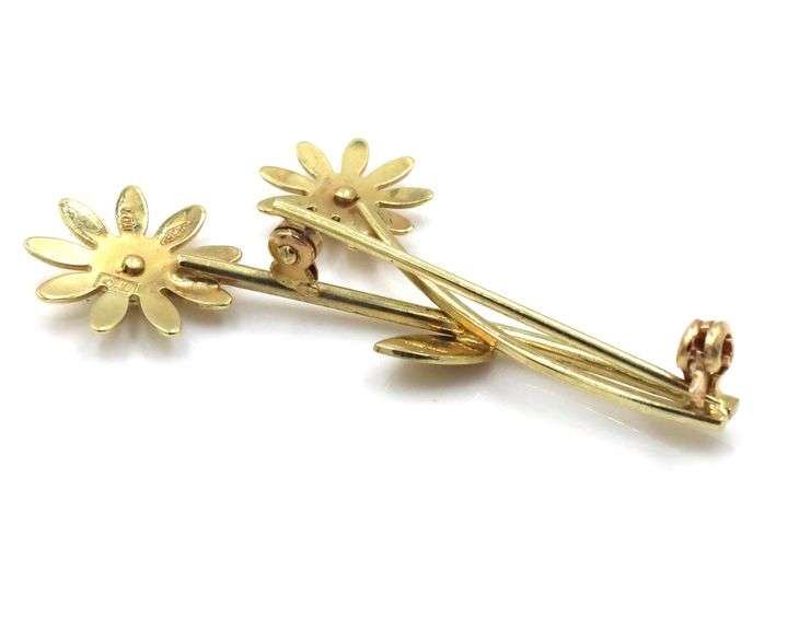 Nicely Scaled 14K Sunflower Brooch