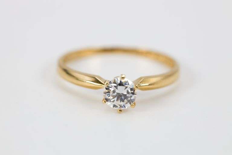 14k Yellow Gold Round Solitaire Vintage Engagement Ring Size 8.5