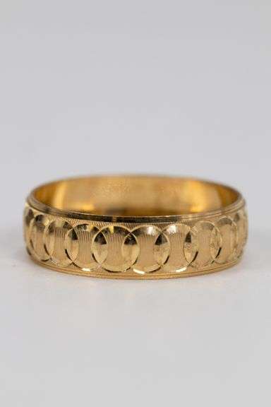 10k Gold 6mm Diamond Cut Design Wedding Band Size 9.5