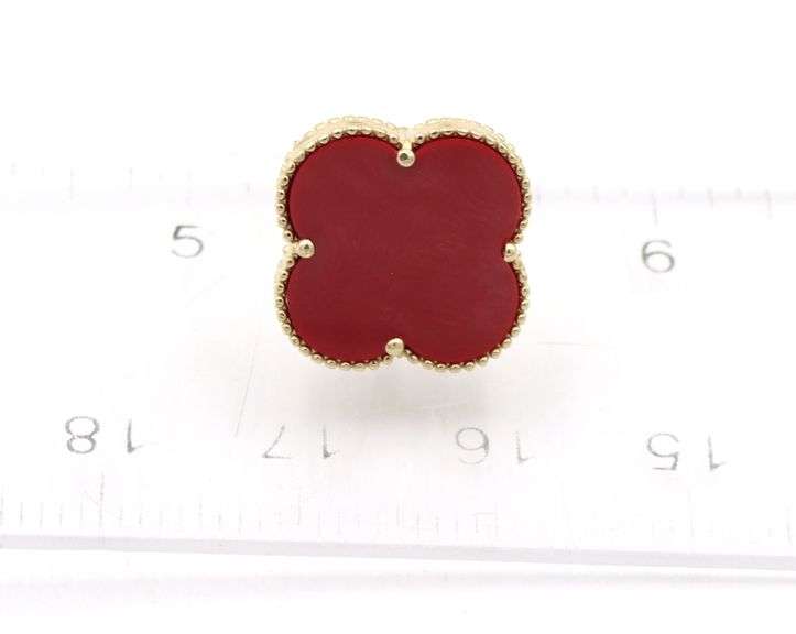 Beautiful 14K Yellow Gold Coral Motif Clover Stud Earrings