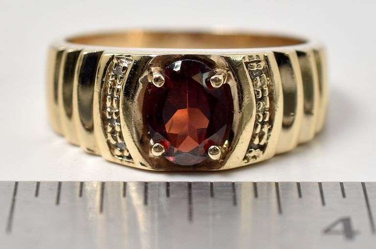 Wonderful 10K Yellow Gold Red Garnet and Diamond Ring