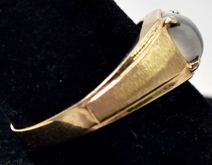 Wonderful 10K Yellow Gold Cat's Eye Gemstone Ring