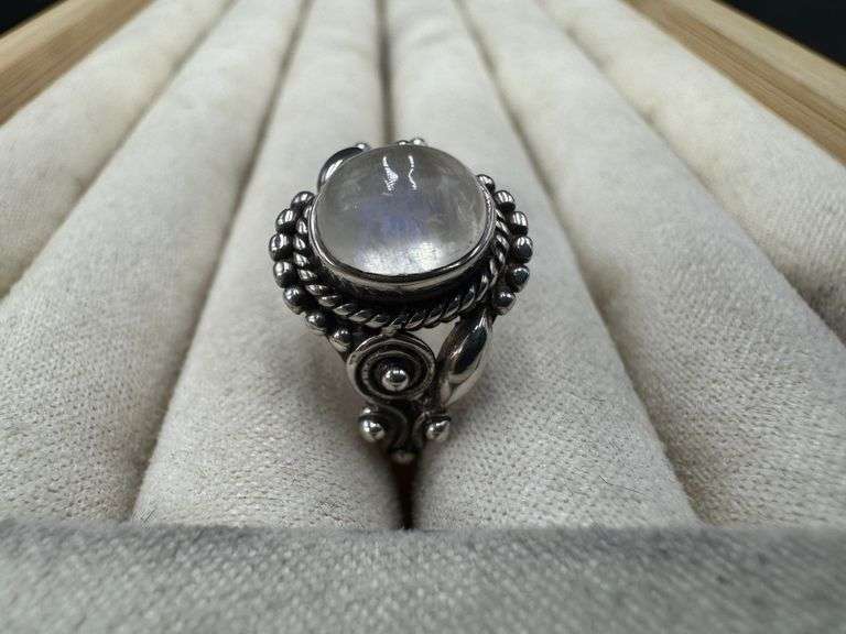 Sterling Silver Moonstone Gemstone Ring Size 6
