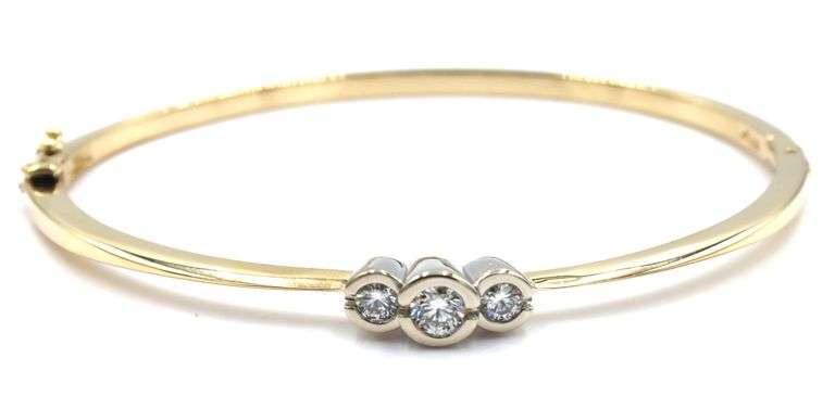 14kt Yellow gold 0.60ctw 3 stone diamond bezel set bangle bracelet
