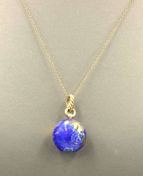 18kt Yellow gold David Yurman globe pendant on chain