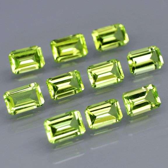 Brilliant 6.31ct 10pc set of matched baguette cut Peridot