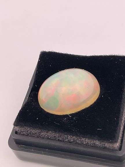 CERTIFIED 4.63 CARATS NATURAL OPAL
