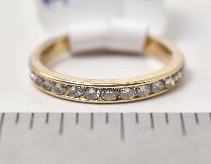 Elegant Diamond Band Ring in 14K Yellow Gold