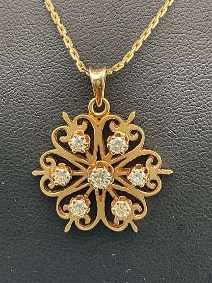 14K YELLOW GOLD NECKLACE WITH DIAMOND PENDANT