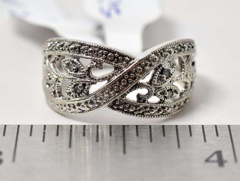 Lovely Vintage Style Ring in 10K White Gold