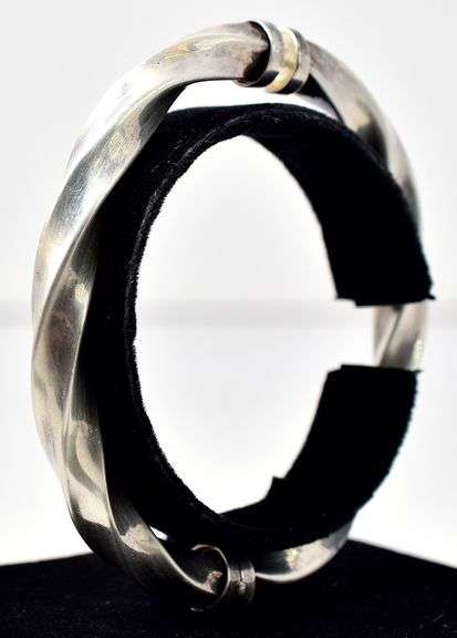 Twisted Band Clasp Bracelet in Sterling Silver