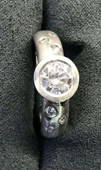 Elegant Platinum Natural Diamond Ring