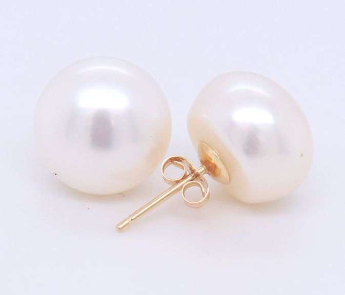 Fresh Water Pearl Button Stud Earrings