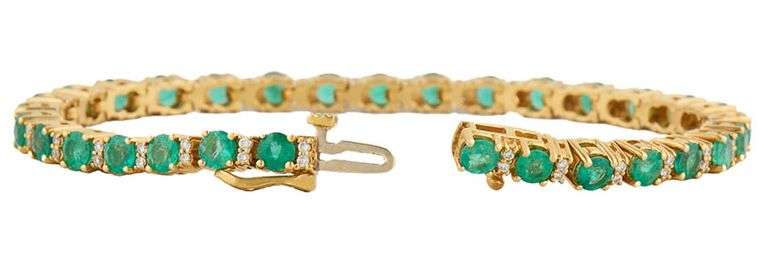 8.50ctw Emerald and 0.40ctw Diamond Tennis Bracelet in 18K