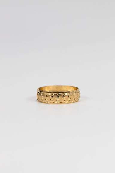 10k Gold 6mm Diamond Cut Design Wedding Band Size 9.5
