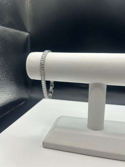 Sparkling 14.5 Ctw Lab Simulated Diamond 14 Kt White Gold Plated Tennis Bracelet