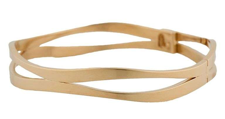 Omega Polished Interlocking Bangle Bracelet in 18K