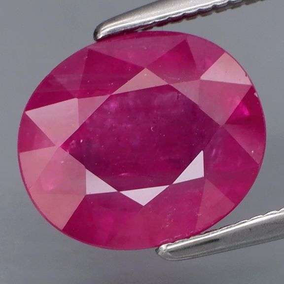 Vibrant!!! Top reddish pink 3.91ct pure Mozambique Ruby!!!