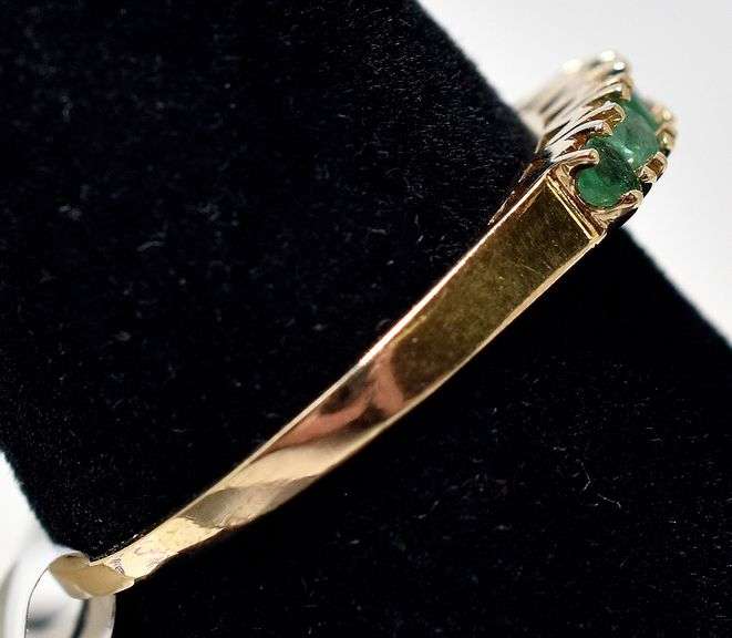 Lovely Emerald Ring in 14K Yellow Gold