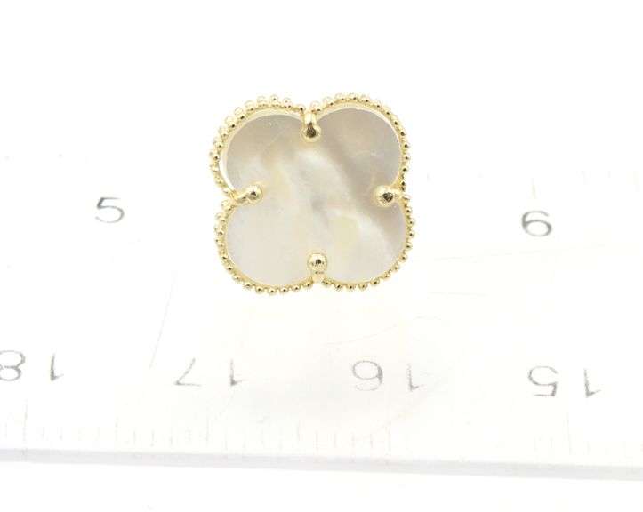 Darling 14K Yellow Gold Mother of Pearl Motif Stud Earrings