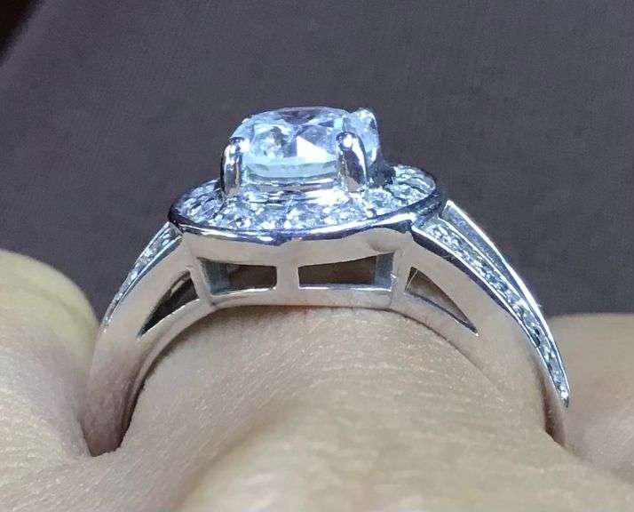 Gorgeous 14K White Gold Natural Diamond Ring