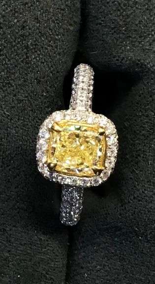 18K White Gold Natural Diamond Engagement Ring