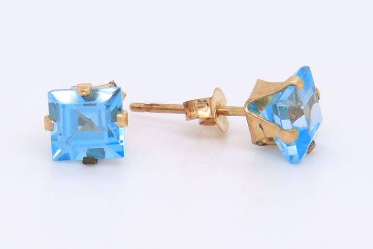 2 Pairs of Blue Topaz and Peridot 14kt Yellow Gold Stud Earrings