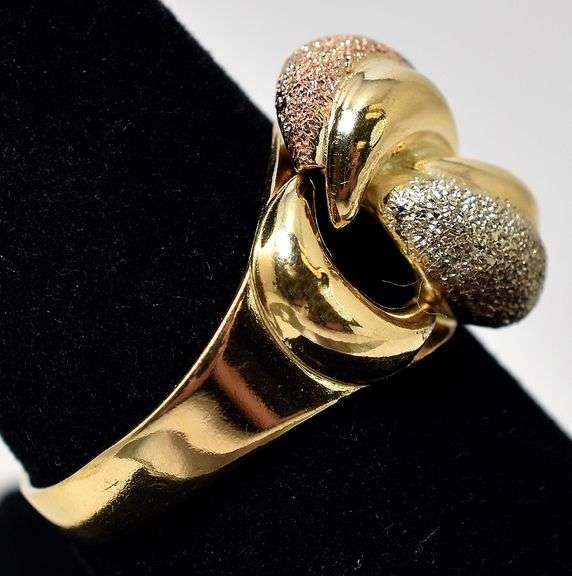 Dazzling 18K Yellow Gold Knot Design Ring