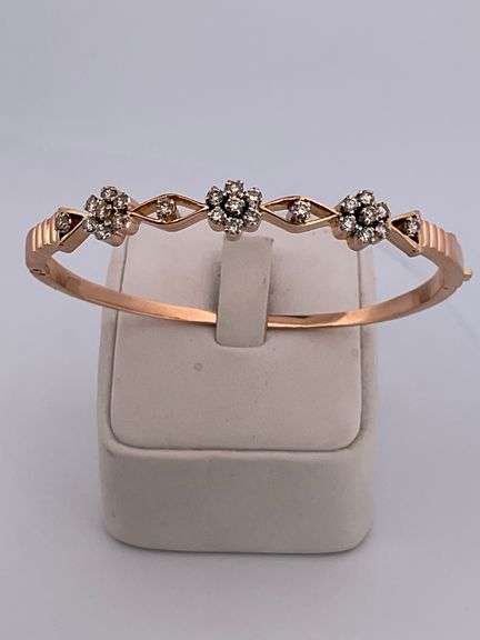 CERTIFIED 18K ROSE GOLD DIAMOND BANGLE BRACELET.