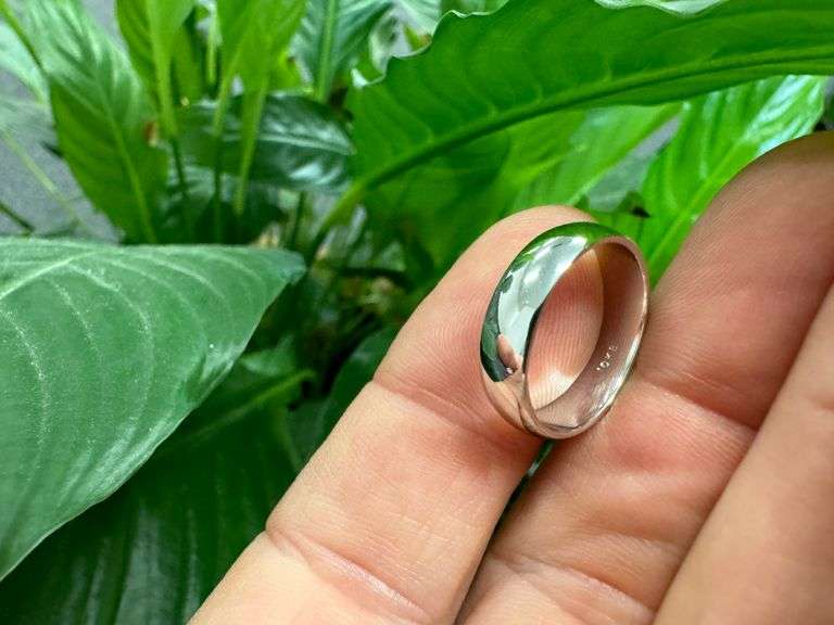 10k White Solid Gold 5mm Domed Plain Men's Women's Wedding Band Size 5