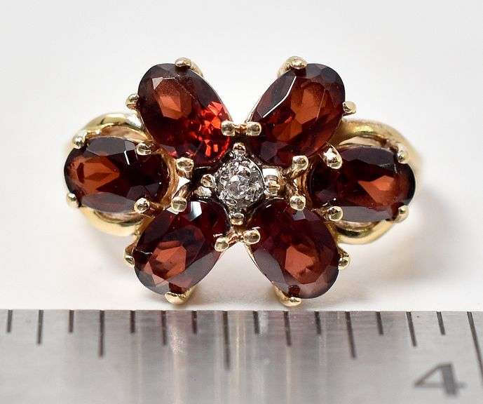Beautiful 10K Yellow Gold Red Garnet and Diamond Ring