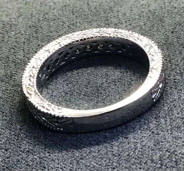 14K WHITE GOLD NATURAL DIAMOND WEDDING BAND