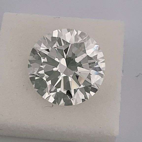 I.G.I CERTIFIED 3.50 CARAT ROUND BRILLIANT CUT DIAMOND