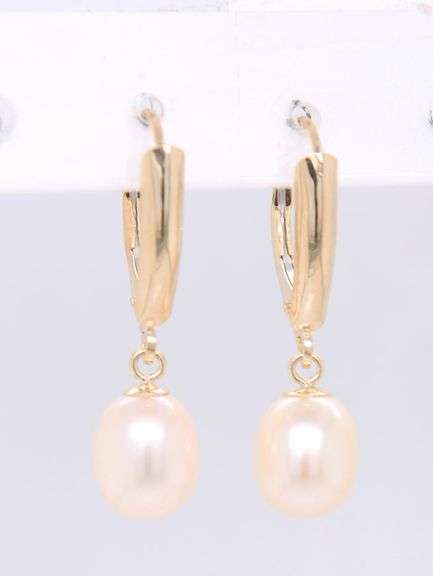 Fresh Water Pearl Dangle Earrings in Yellow Gold