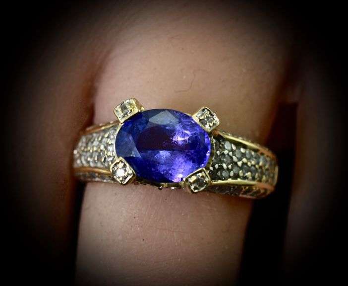 Gorgeous 14K Tanzanite and Diamond Ring
