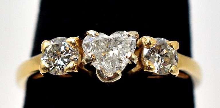 Stunning Heart Diamond Ring in 14K Yellow Gold