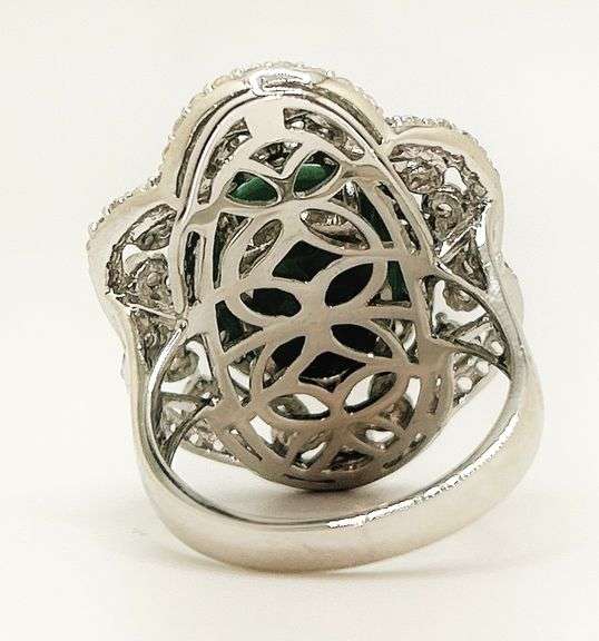 Stunning 7.75CTW Natural Emerald & White Sapphire Gemstone Ring in Sterling Silver