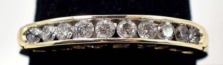 Loving 10k Yellow Gold Diamond "I Love You" Ring