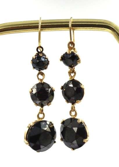 10kt Yellow gold 3 Hematite dangle earrings
