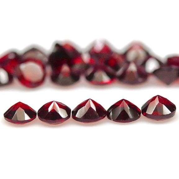 Ravishing wine red 9.56ct untreated Garnet set