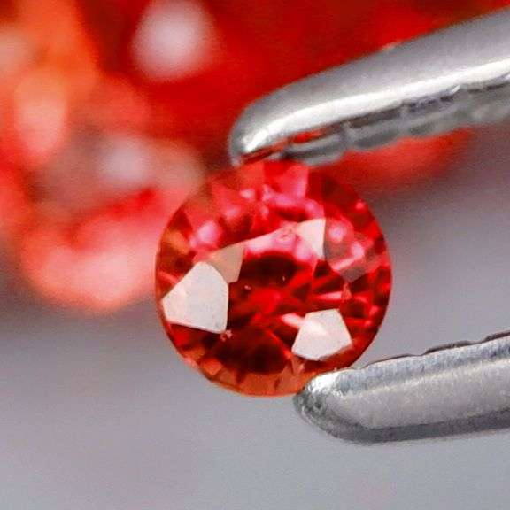 Brilliant red!!! 2.96ct diamond cut Songean Sapphire set