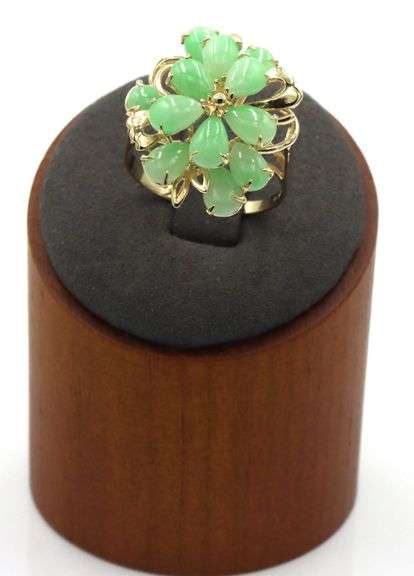 14kt Yellow gold green Jade cluster flower ring