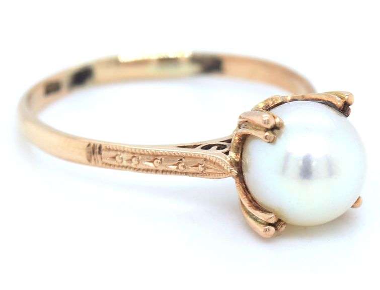 14kt Yellow gold 7.5mm Fresh water pearl ring