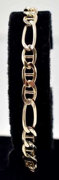 Sturdy 14K Yellow Gold Figaro Chain Bracelet