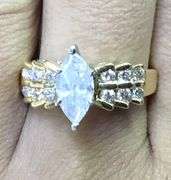 Fascfascinating 14K Yellow Gold Engagement Ring with Marquise Natural Diamond