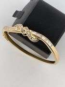 CERTIFIED 18K YELLOW GOLD AND DIAMOND BANGLE BRACELET