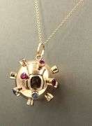 18kt Yellow gold multi stone sputnik charm pendant on chain